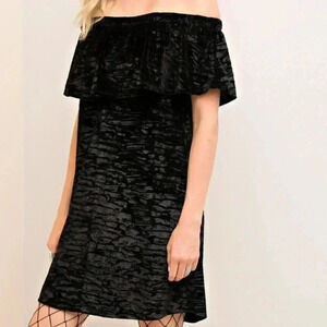 HOLIDAY PARTY Velvet Dress - Black